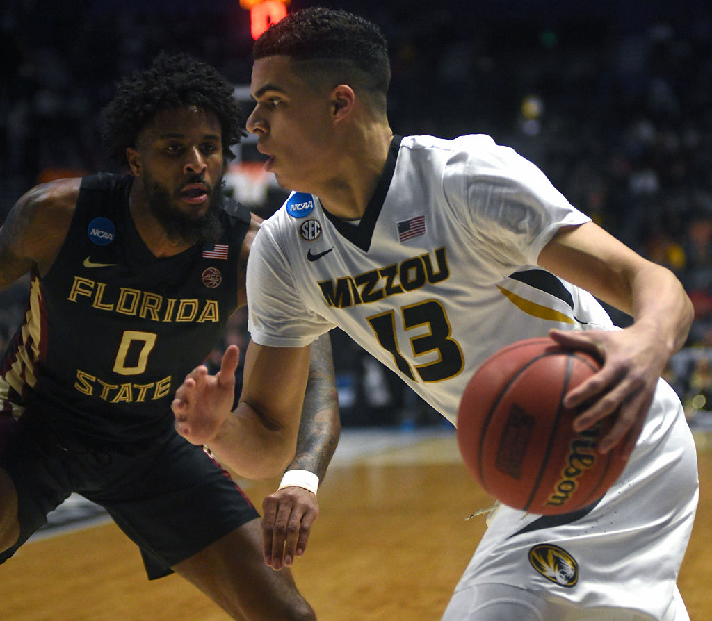 Missouri forward Michael Porter, Jr. maneuvers around Florida State